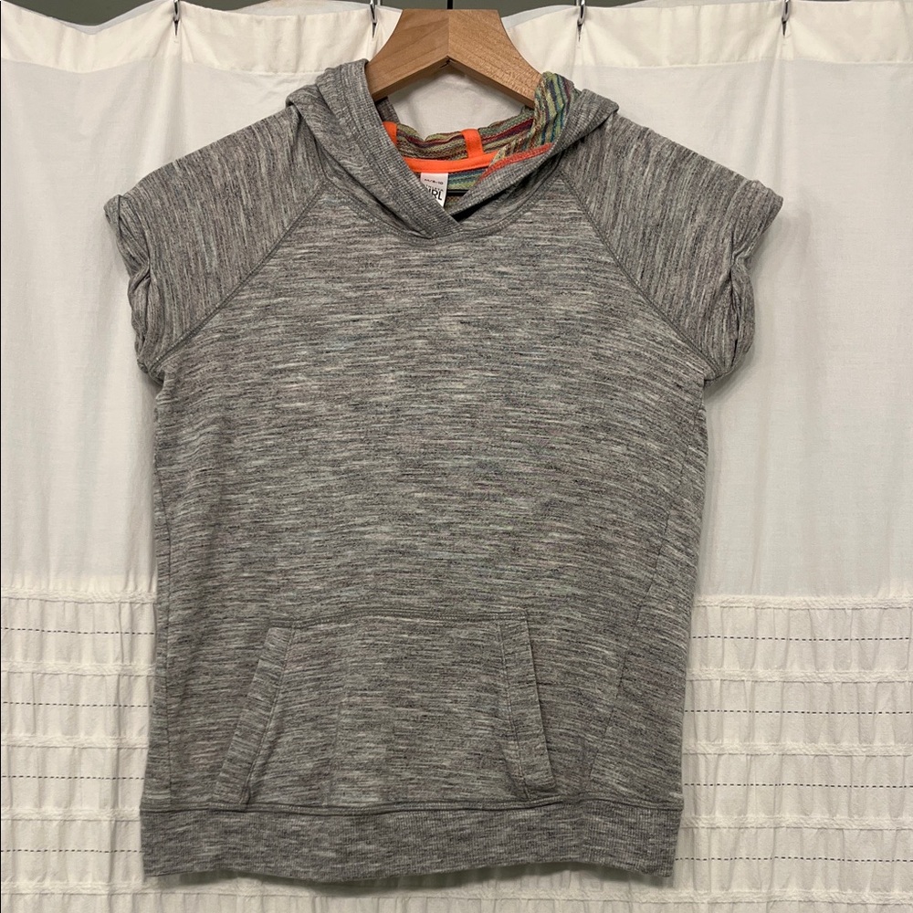 Athleta Girl Multicolor Knit Top; cute short sleeve w/hood; small hole; M 8-10